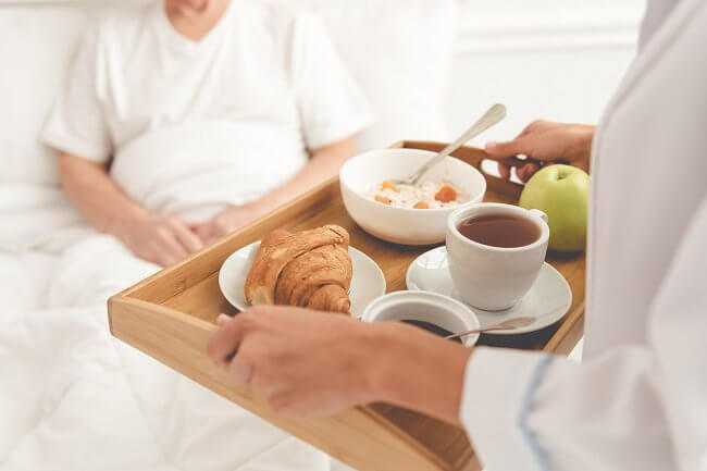 Dinh Dưỡng Không Hợp Lý, Gây Ra Nhiều Biến Chứng Sau Phẫu Thuật